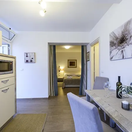 Apartman Tara *