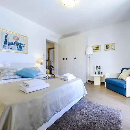 Tara Apartman