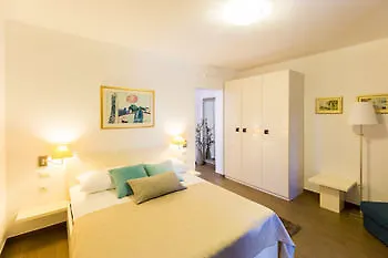 Tara Apartman